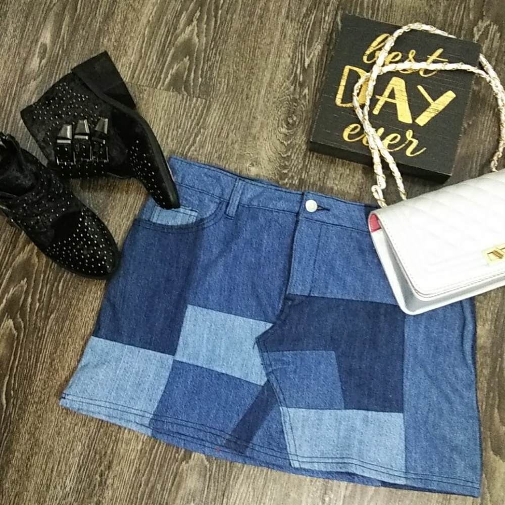 💙🆕 Gianni Bini Patchwork Denim Skirt